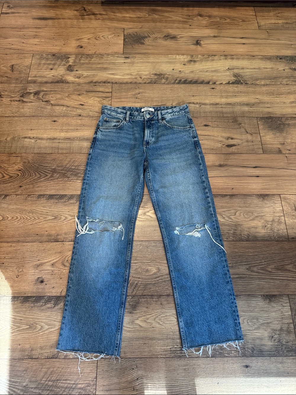 Women’s pull & bear mid rise straight jeans 6